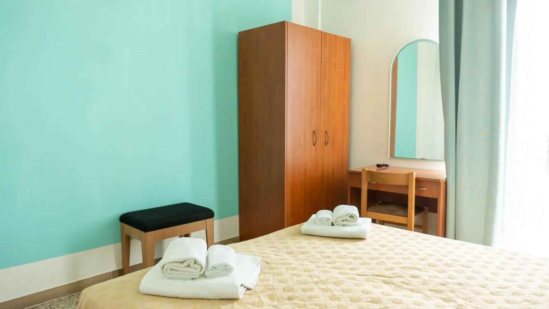 ***  Hotel Gin Sul Mare Римини Италия